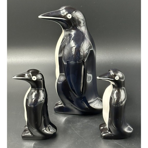 ELR Alcobaca Portugal Hand Painted Ceramic Penguin Figurines Family of Three - Picture 2 of 6